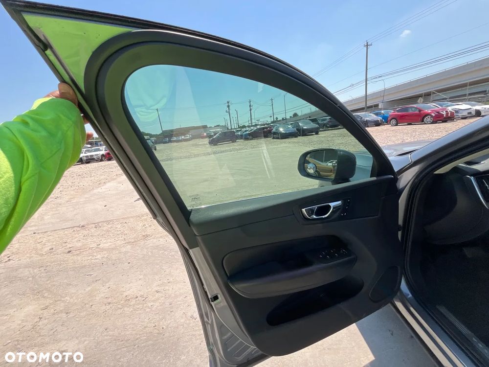 Volvo XC 60 T5 AWD Momentum - 11