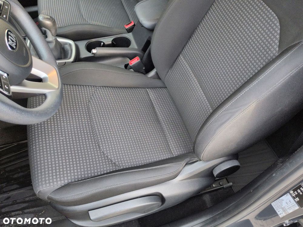 Kia Ceed - 10