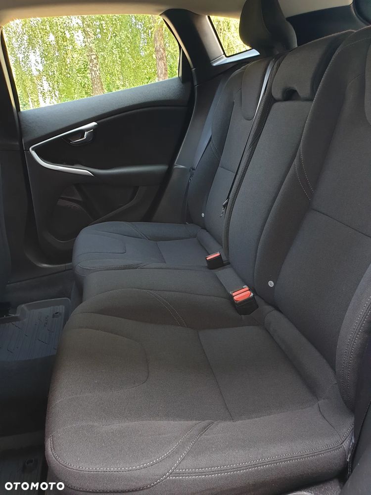 Volvo V40 D2 Summum - 36