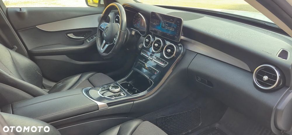 Mercedes-Benz Klasa C 180 9G-TRONIC - 9