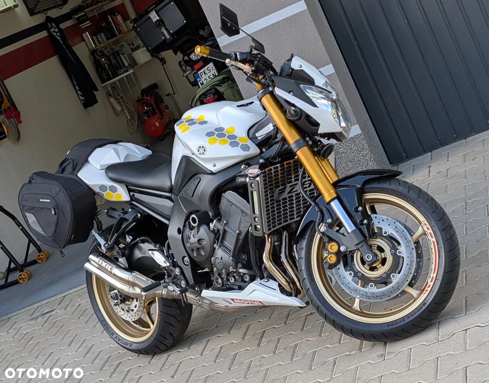 Yamaha FZ8 - 4