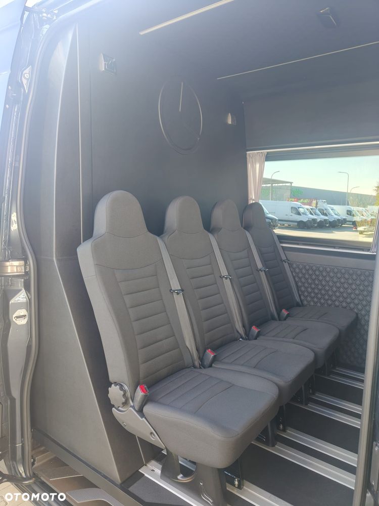 Mercedes-Benz Sprinter - 24