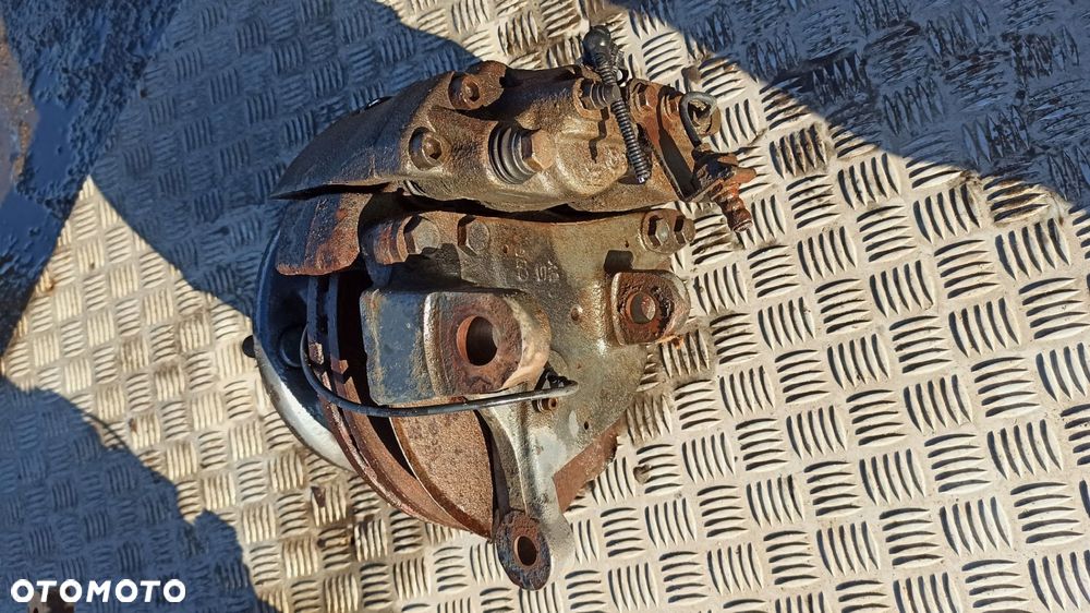 zwrotnica prawa przód iveco 65c 70c bliźniak 11+ - 6