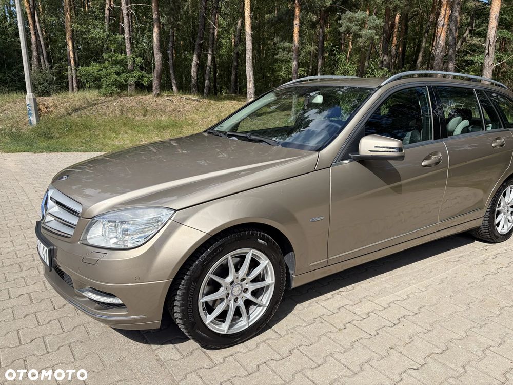 Mercedes-Benz Klasa C 180 CGI Automatik BlueEFFICIENCY Avantgarde - 8