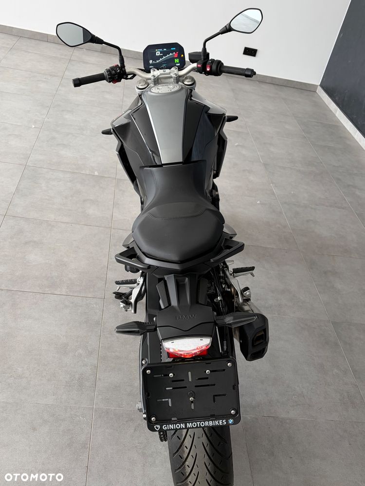 BMW F - 13