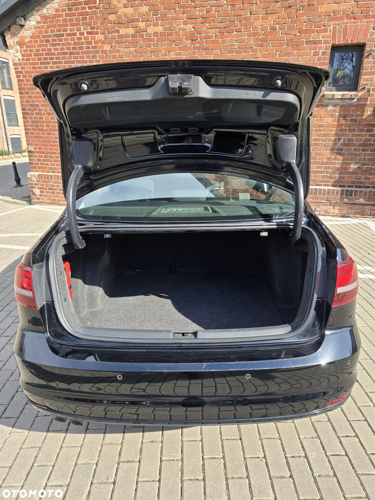 Volkswagen Jetta 2.0 TDI DPF BMT Trendline - 8
