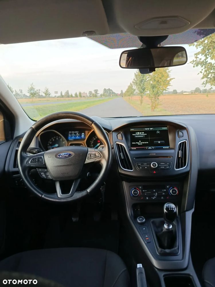 Ford Focus Turnier 1.0 EcoBoost Start-Stopp-System TITANIUM - 14