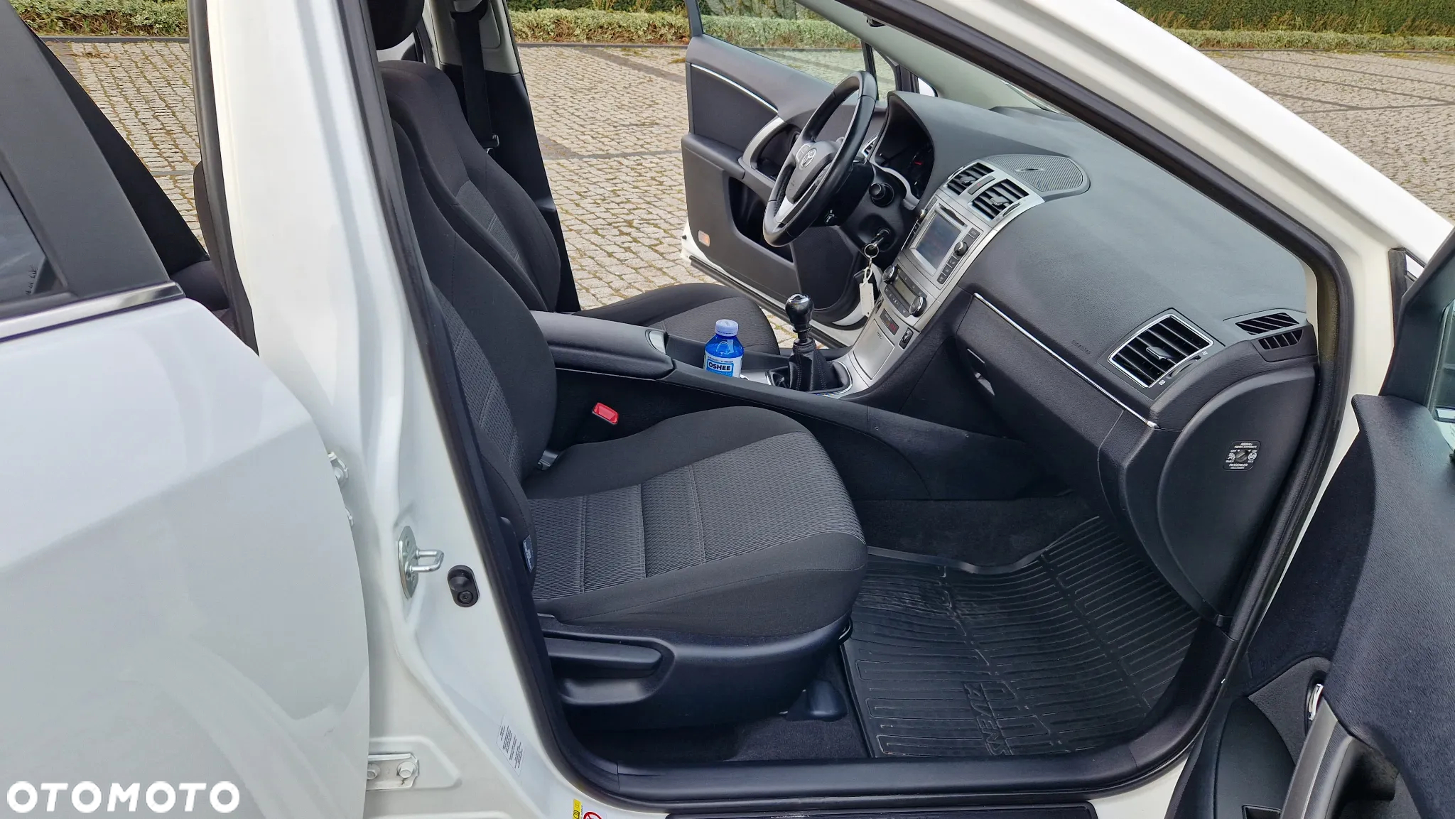 Toyota Avensis 2.0 D-4D Premium - 29