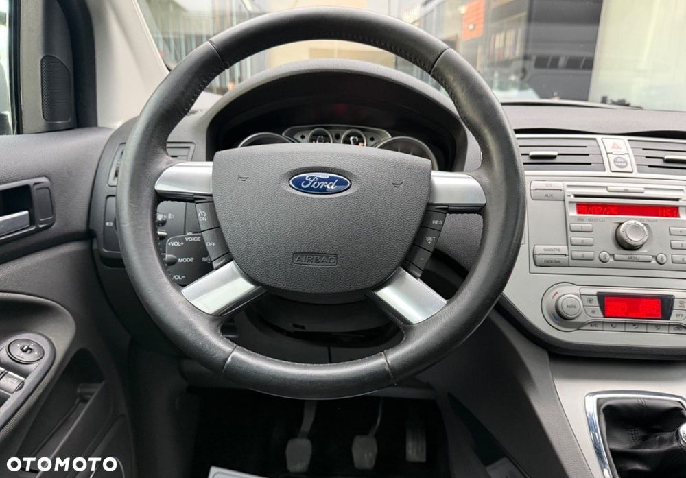 Ford Kuga 2.0 TDCi 4x4 Titanium - 22