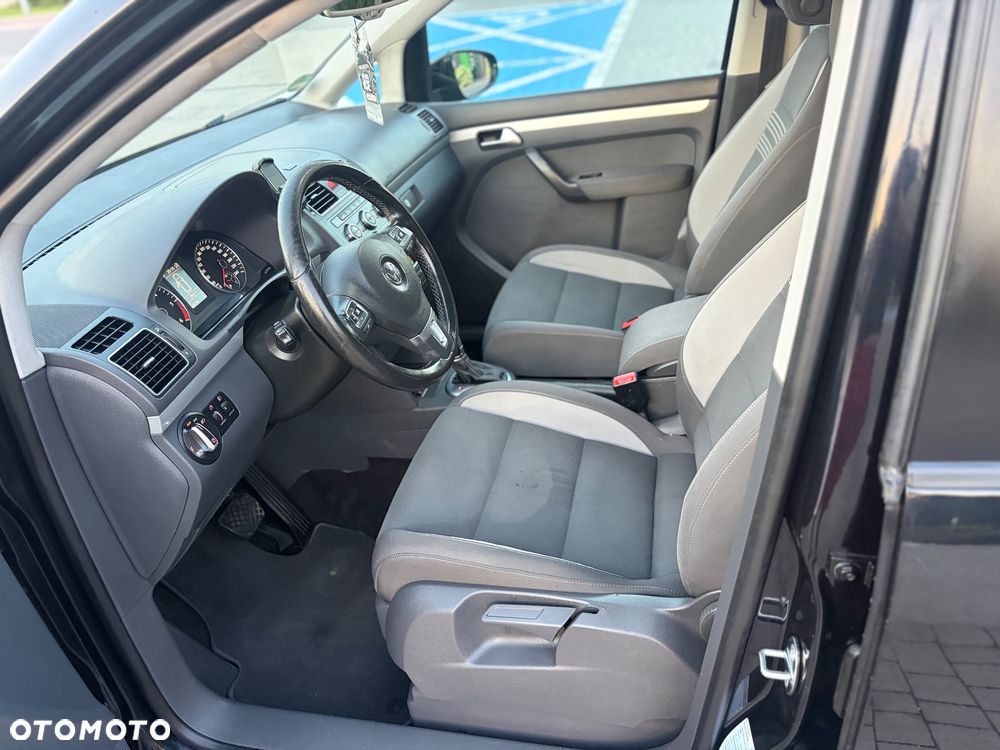 Volkswagen Touran 2.0 TDI DPF DSG Life - 25