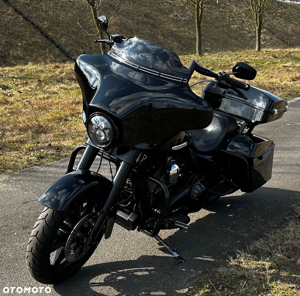 Harley-Davidson Touring Street Glide - 11