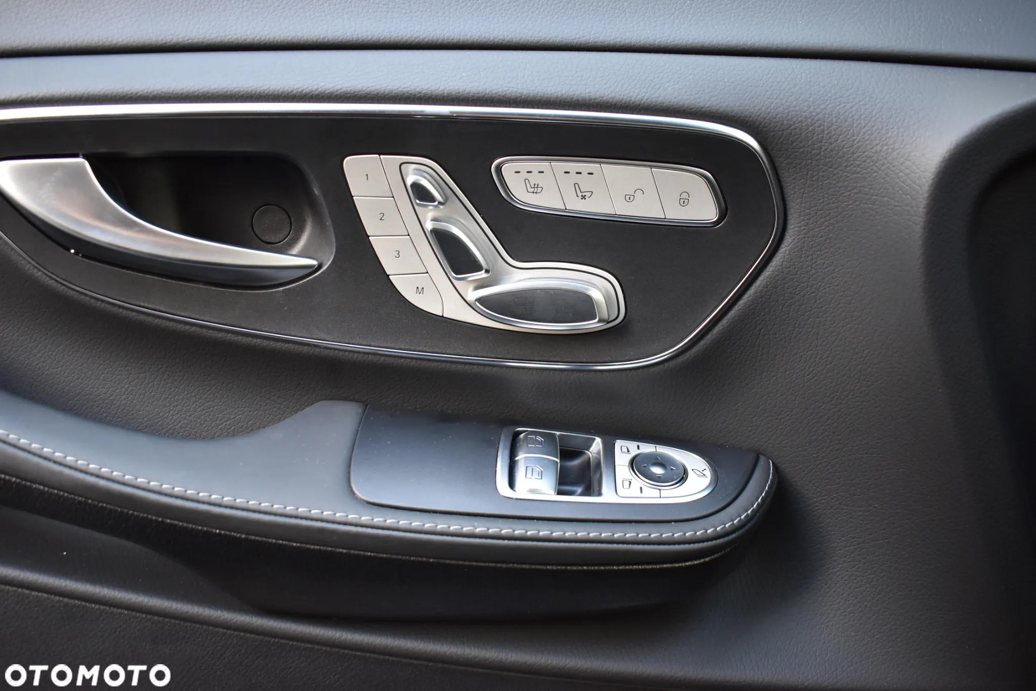Mercedes-Benz Klasa V 300 d extralang 4Matic 9G-TRONIC Exclusive - 14