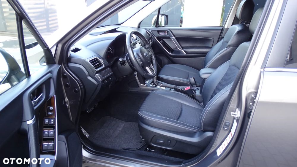 Subaru Forester 2.0 i Exclusive Lineartronic - 10