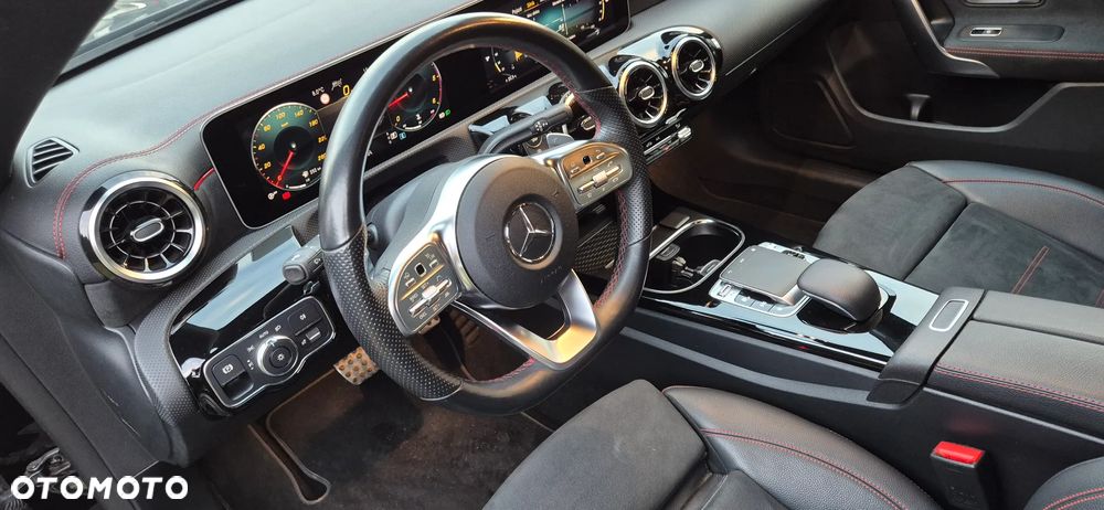 Mercedes-Benz CLA 220 d AMG Line 8G-DCT - 25