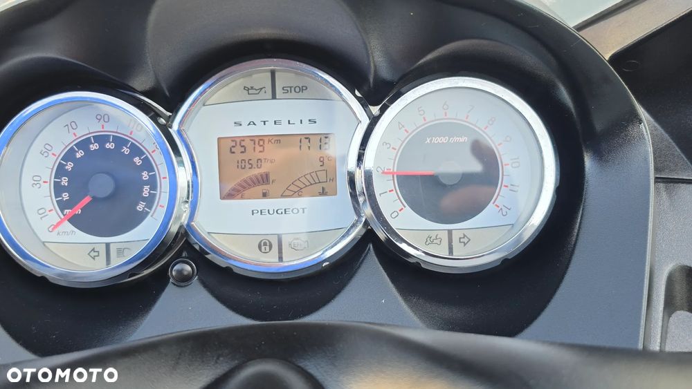 Peugeot Satelis - 12