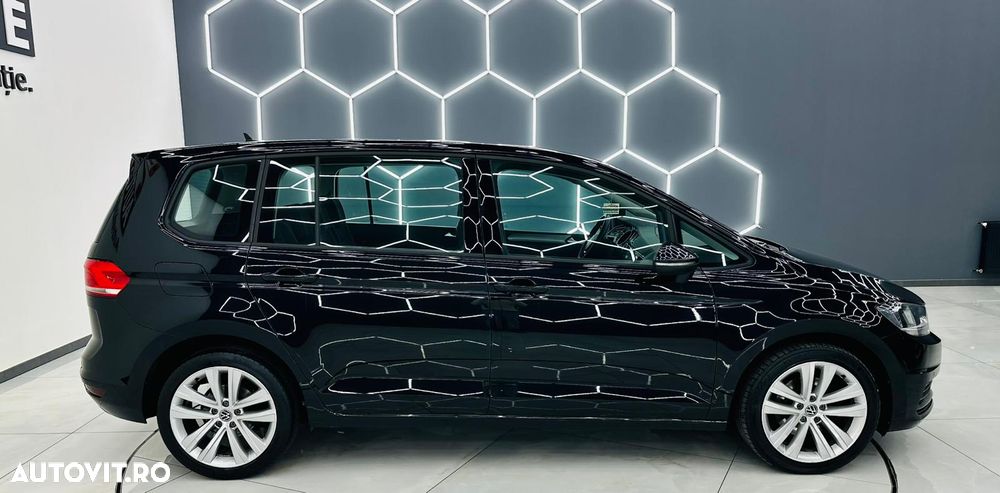 Volkswagen Touran 1.6 TDI SCR (BlueMotion Technology) DSG Trendline - 35