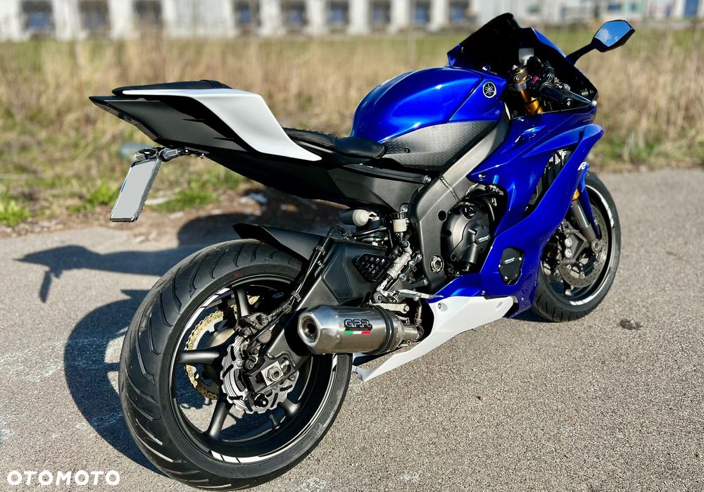 Yamaha R6 - 3