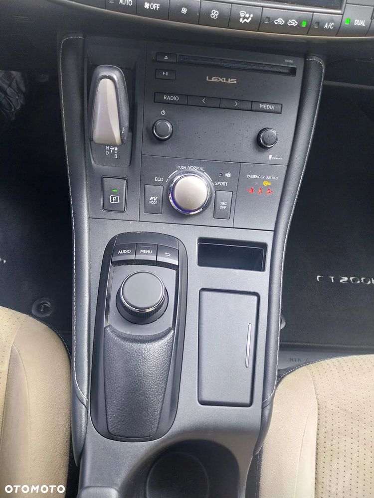 Lexus CT 200h Business Edition - 18