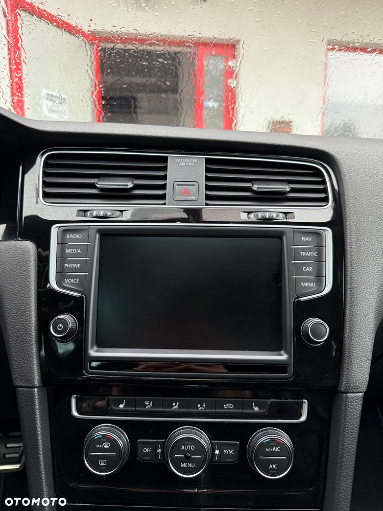 Volkswagen Golf R 2.0 TSI OPF 4Motion DSG - 11