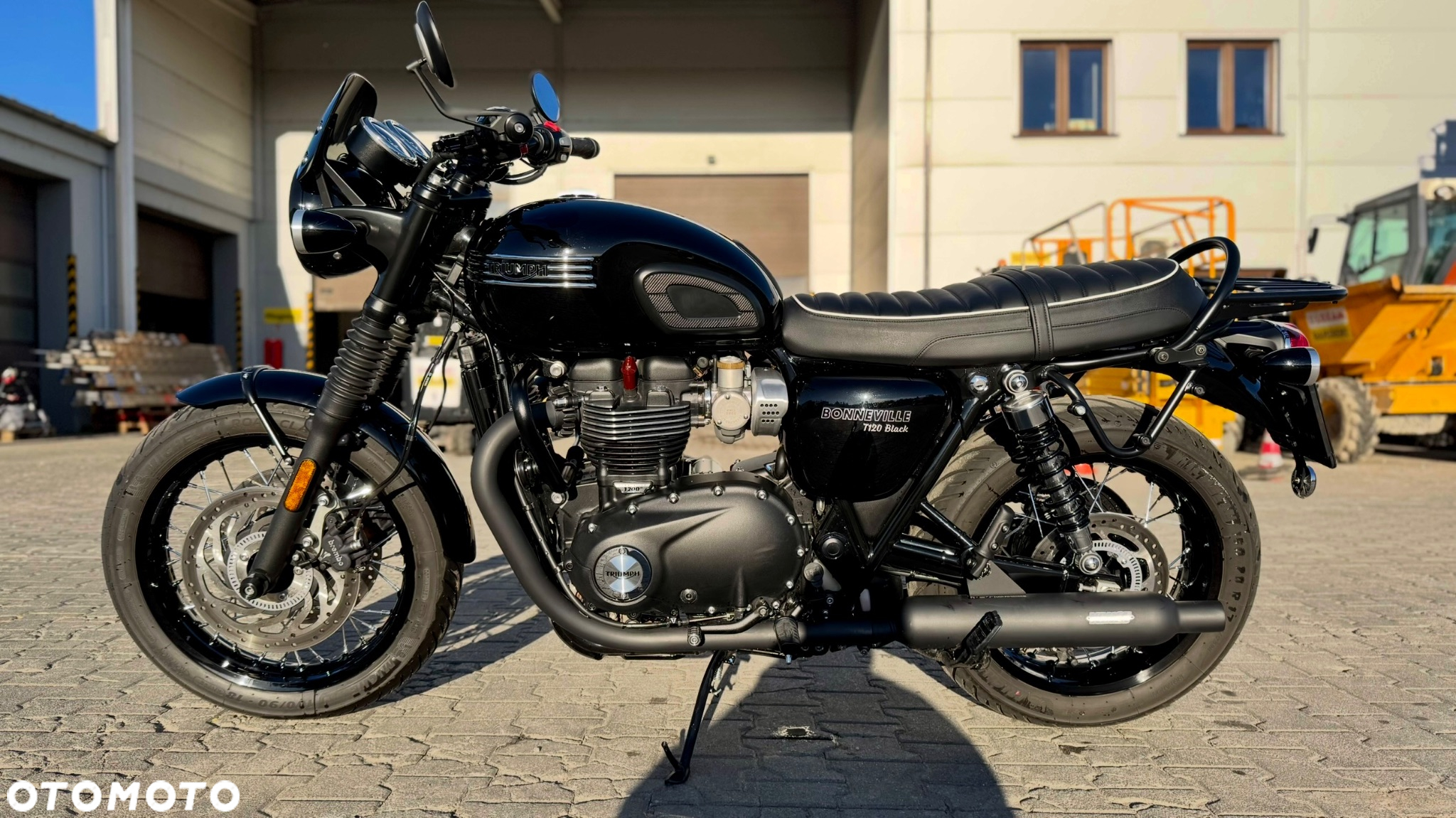 Triumph Bonneville - 3