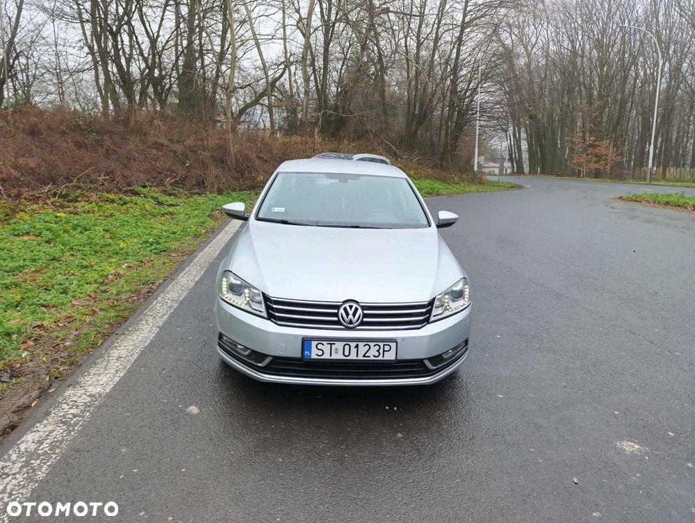 Volkswagen Passat - 1