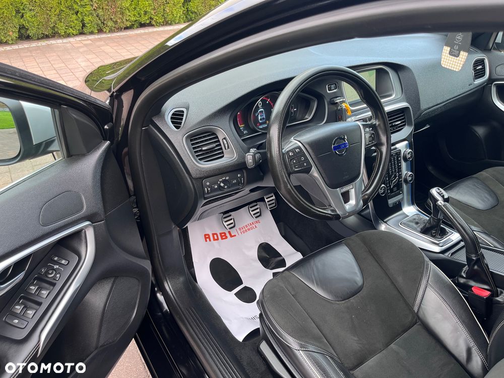 Volvo V40 D2 Drive-E R-Design Momentum - 7