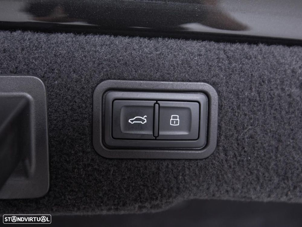 Audi S8 — fotografia 14