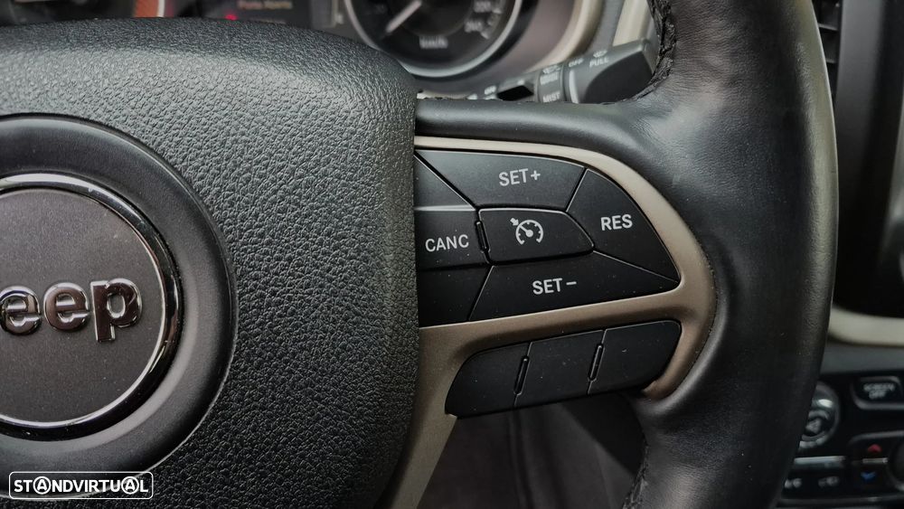 Jeep Cherokee 2.0 MJD Longitude - 25