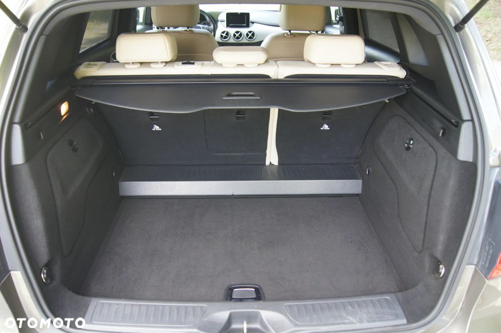 Mercedes-Benz Klasa B 180 CDI (BlueEFFICIENCY) - 28