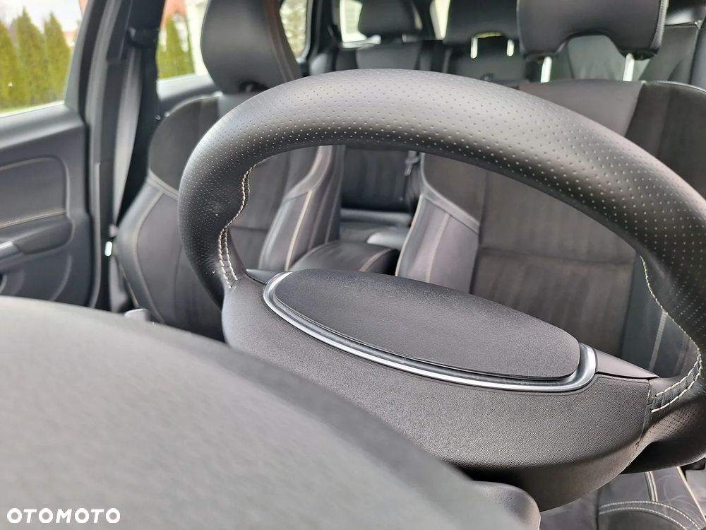 Volvo V60 D3 Geartronic RDesign - 18