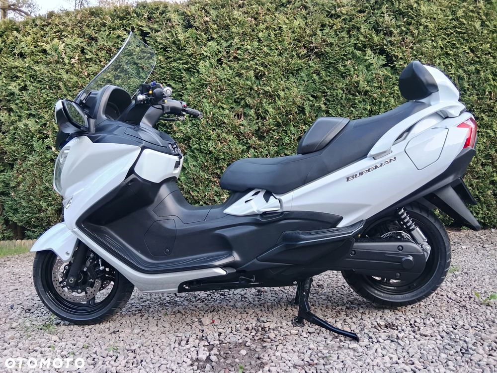 Suzuki Burgman - 12