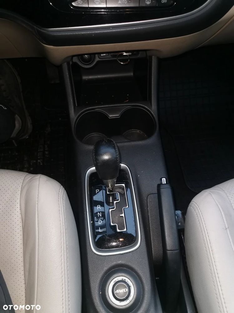 Mitsubishi Outlander 2.2 DI-D 4WD Automatik SUV-Star+ - 9