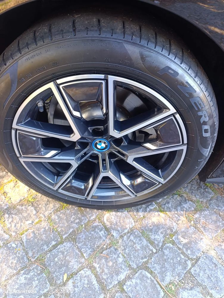 BMW i4 eDrive40 Pack Desportivo M - 8