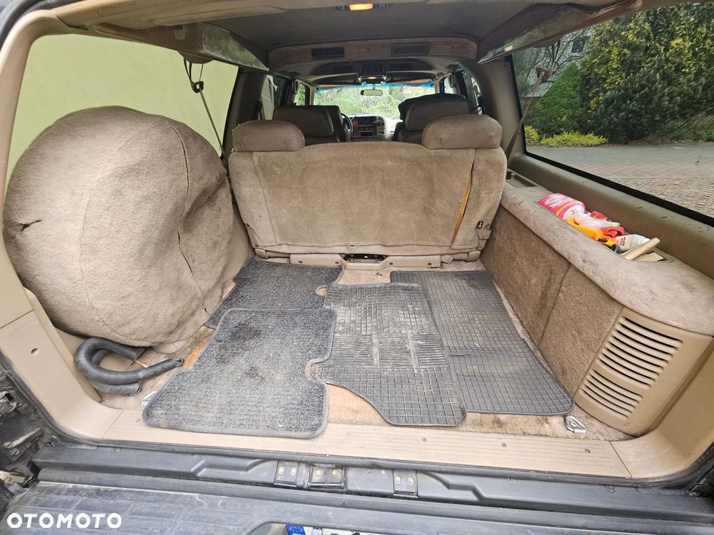 Chevrolet Suburban - 19