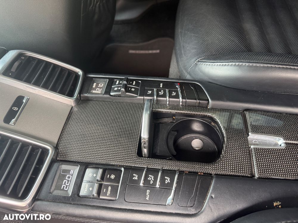 Porsche Panamera 3.0 Tiptronic S - 20