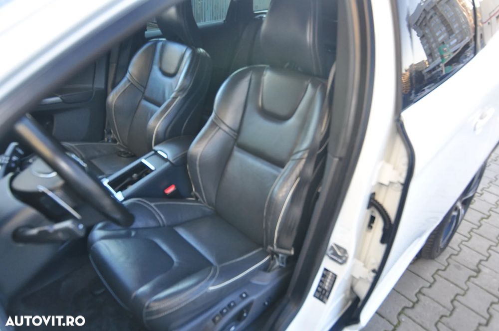 Volvo XC 60 D5 AWD Geartronic Momentum - 7