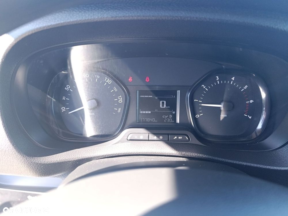 Toyota PROACE - 19