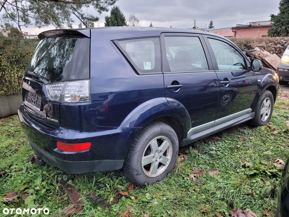 Mitsubishi Outlander 2.0 Intense 2WD EU5 - 3