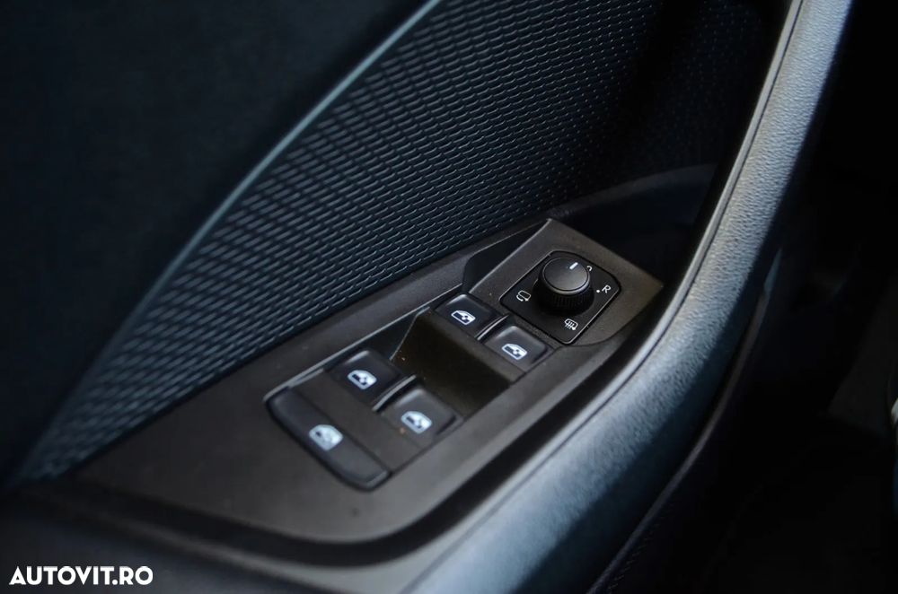 Skoda Octavia Combi 2.0 TDI DSG Selection - 22