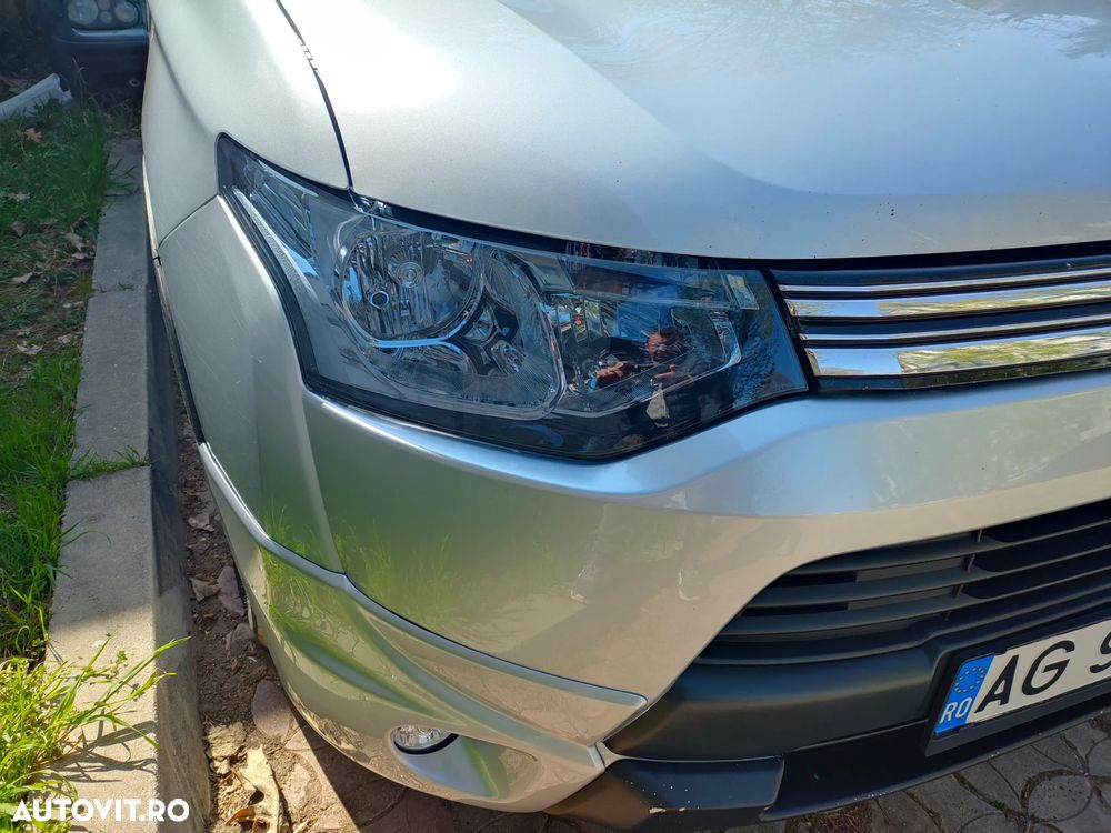 Mitsubishi Outlander 2.0 Litre DOHC MIVEC 4WD Instyle Navi - 18