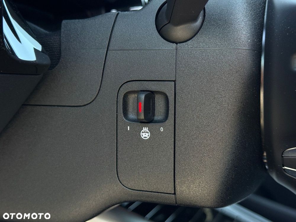 Mercedes-Benz GLA 200 d AMG Line - 19