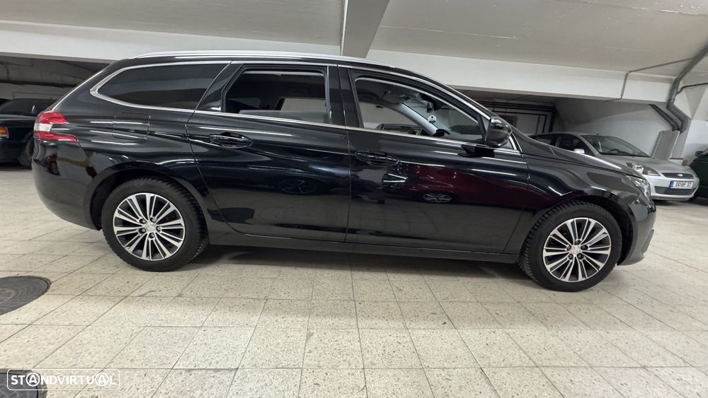 Peugeot 308 SW 1.2 PureTech Allure Full LED EAT8 - 3