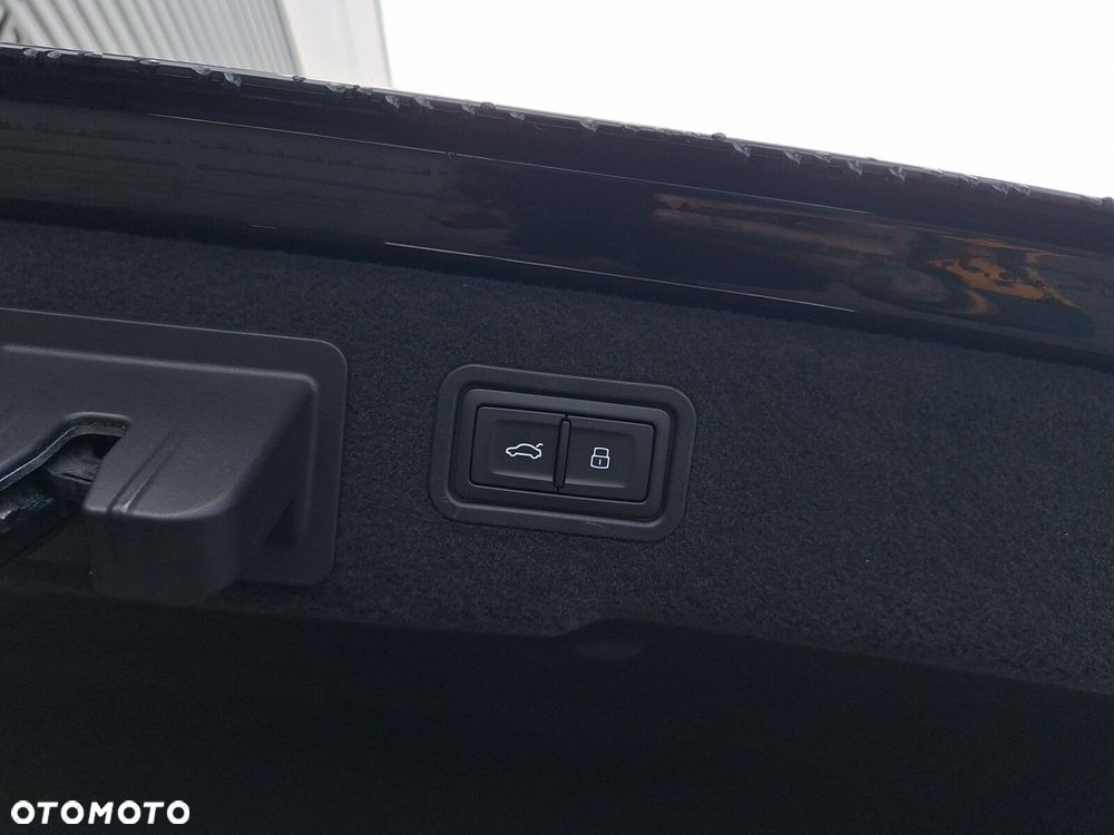 Audi S8 TFSI mHEV Quattro Tiptr - 32