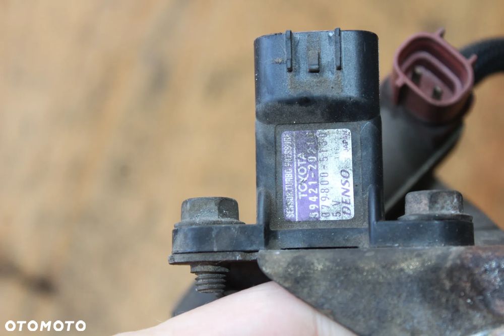 CZUJNIK STEROWANIA TURBINĄ COROLLA VERSO II RAV 4 89421-20210 25860-64140 - 2