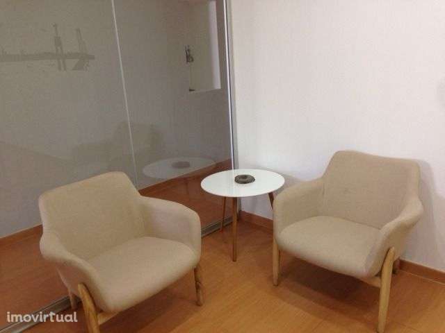 Gabinetes para Advogados – Localização Estratégica em Oeira - Grande imagem: 3/5