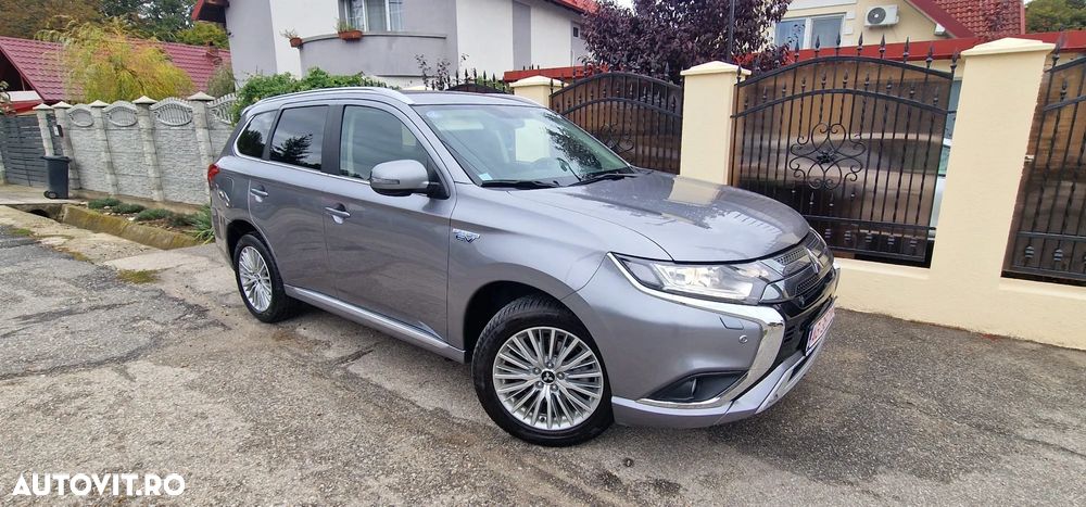 Mitsubishi Outlander 2.4 4WD Plug-In Hybrid Diamant - 31