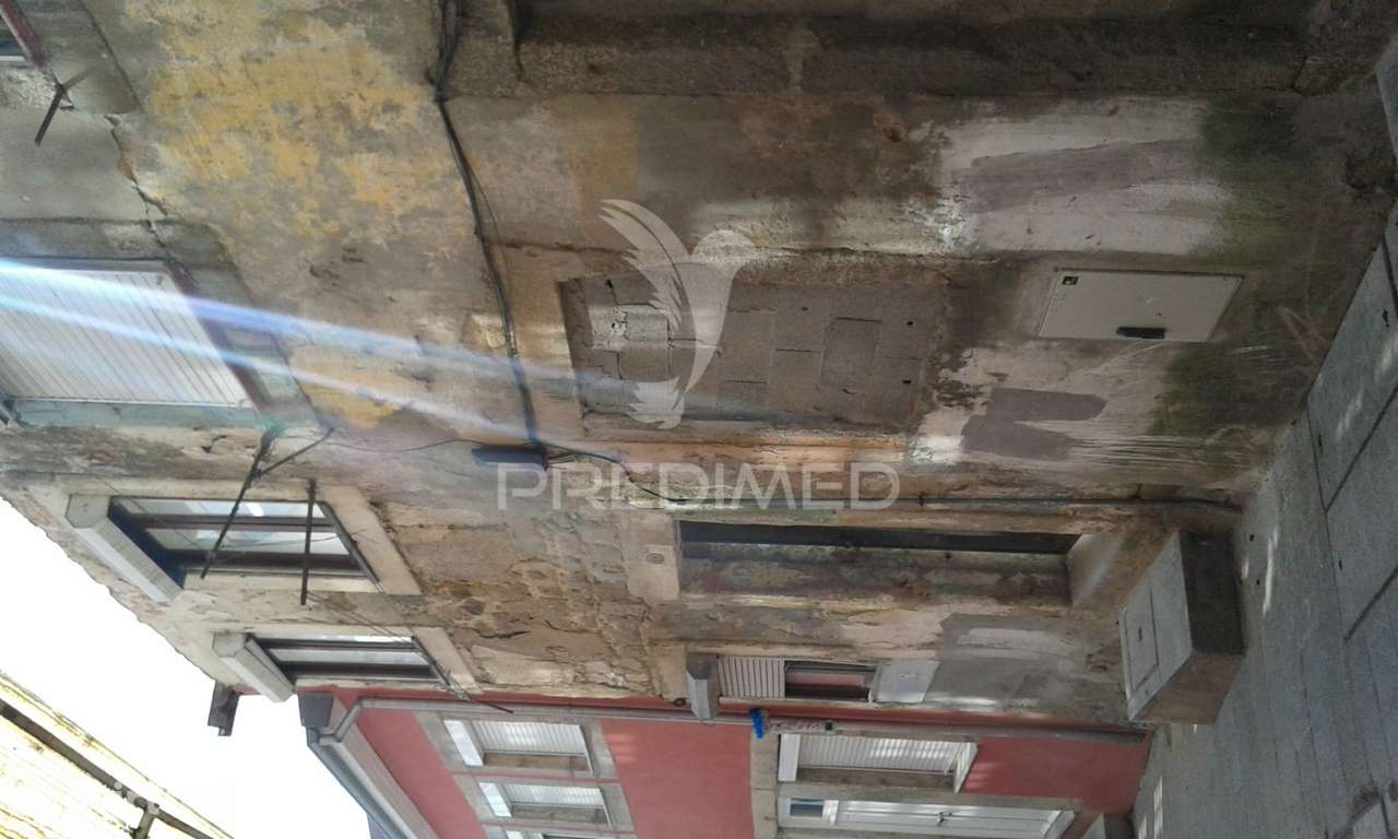 Prédio no centro histórico do Porto - Grande imagem: 2/7