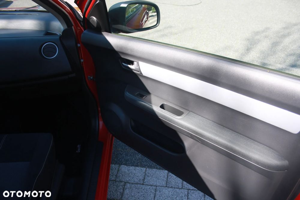 Suzuki Swift 1.3 Sunlight Edition - 21