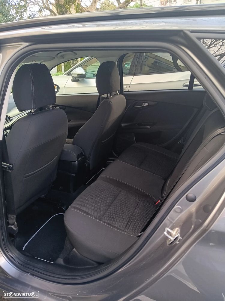 Fiat Tipo Station Wagon 1.6 M-Jet Lounge Tech DCT - 4