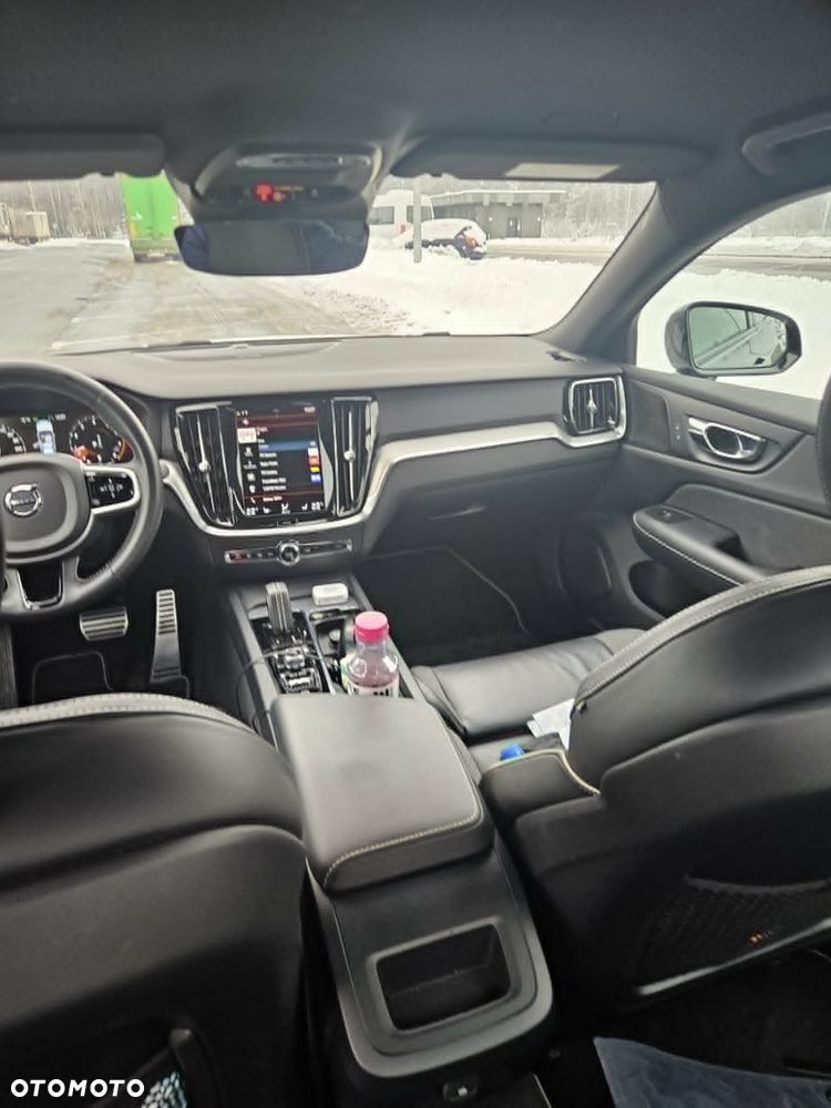 Volvo S60 B5 B AWD R-Design - 4